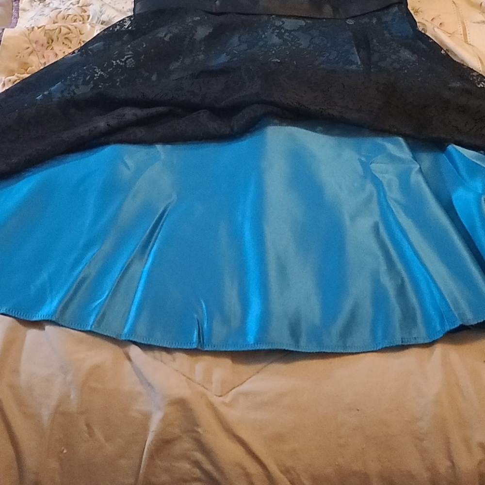 Party dress - Picture 2 of 2